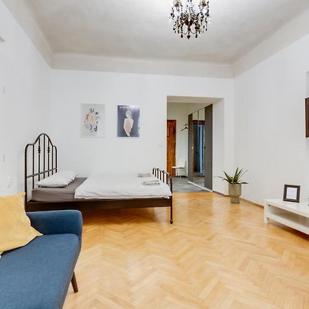 Lovely Apartments Heart Of Прага Экстерьер фото
