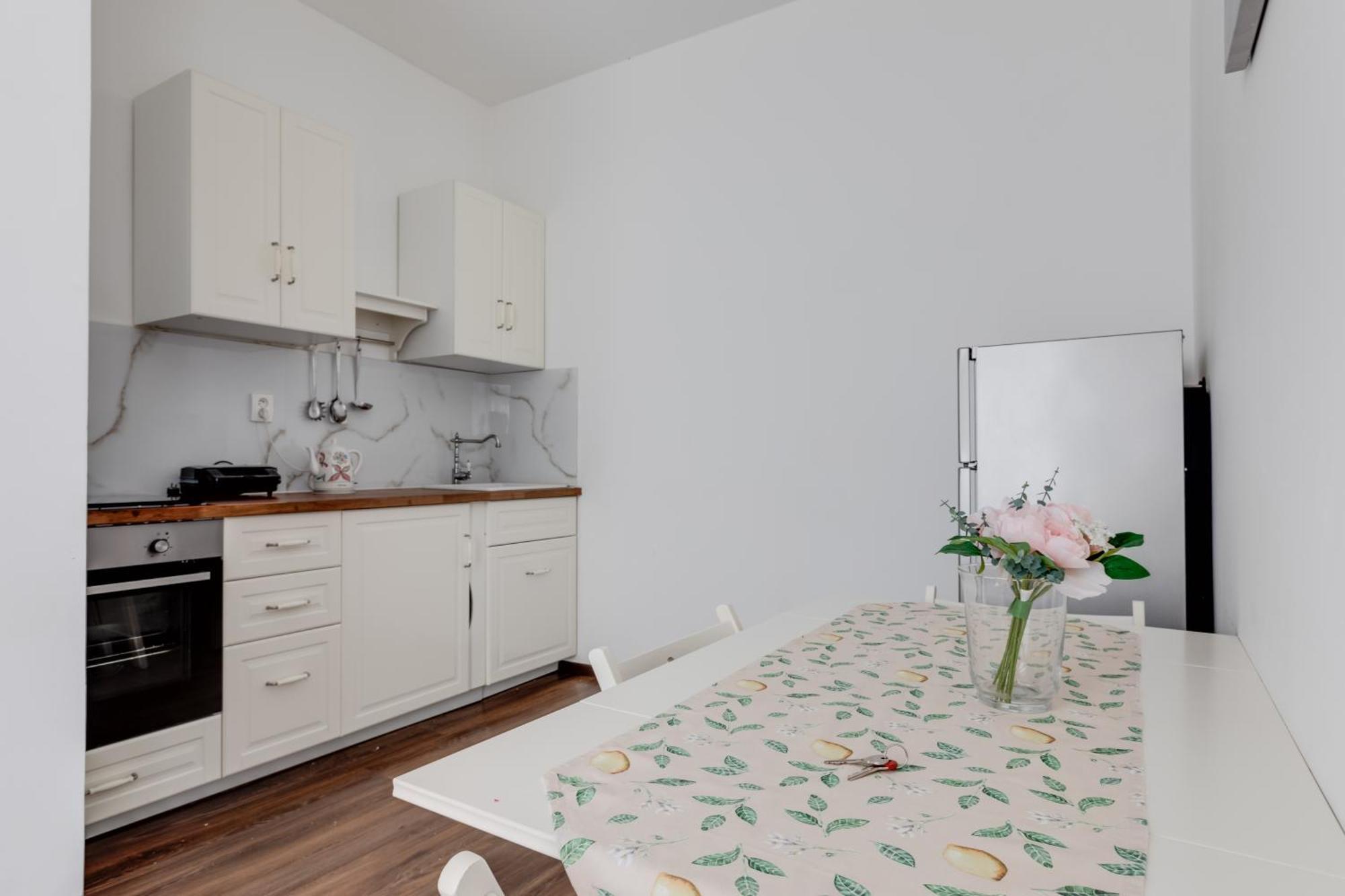 Lovely Apartments Heart Of Прага Экстерьер фото