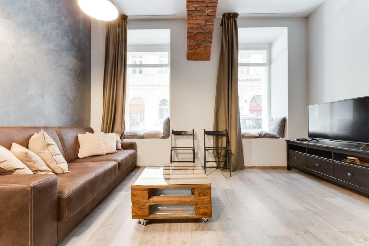Lovely Apartments Heart Of Прага Экстерьер фото
